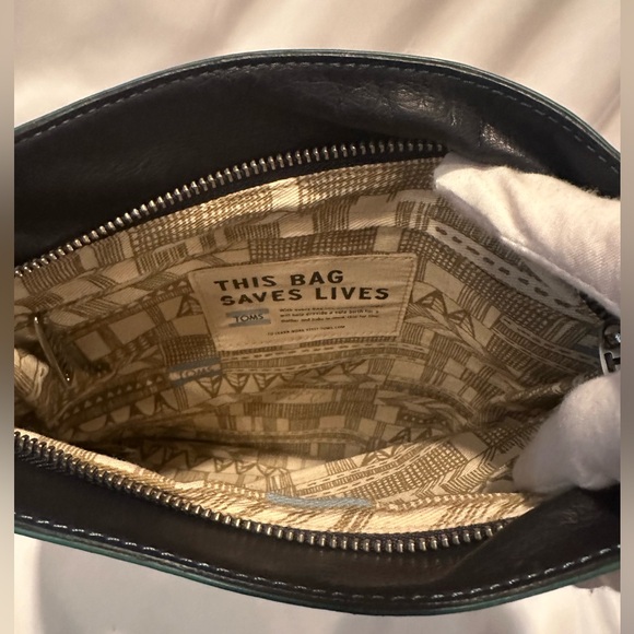 🔥Buttery Leather BOHO Patchwork Crossbody, Adj Strap, 2 Pockets, Zip Close Toms - Picture 6 of 16